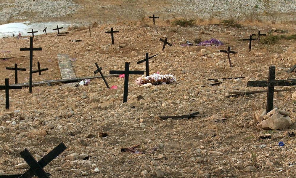 Image of graves near Port-au-Prince