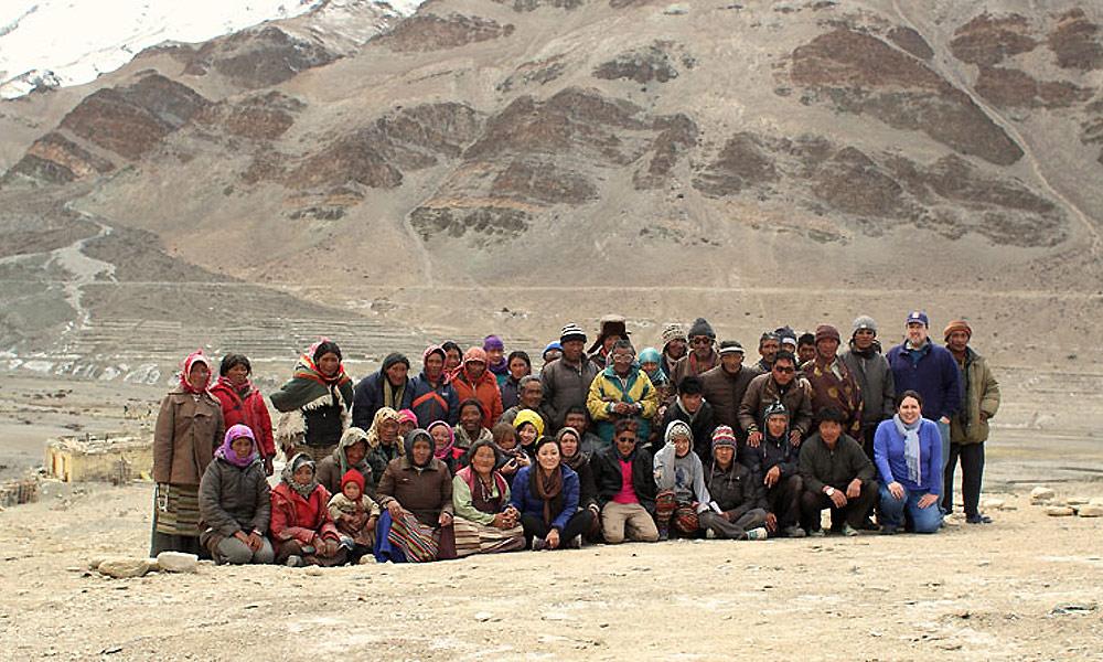 Group photo of researchers and members of the Changtang nomadic region